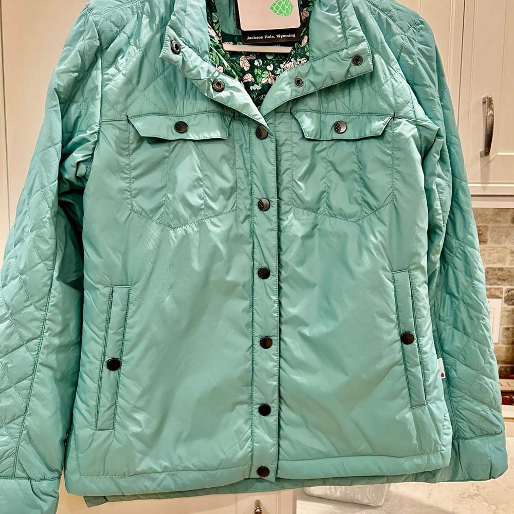 Stio women’s small Skycrest shirt jacket. Light green called Dusted Agave